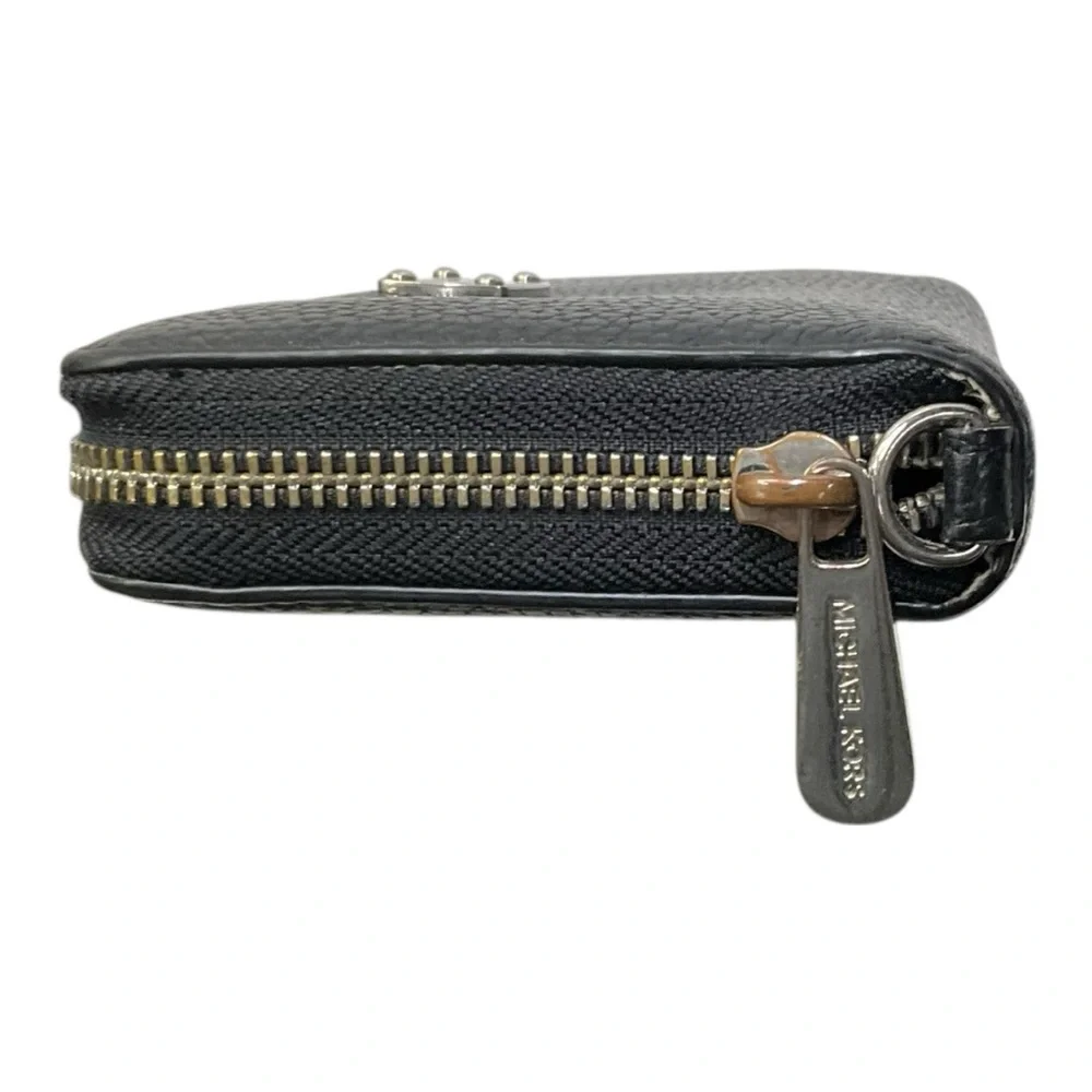 💼 Michael Kors Black Pebbled‎ Leather Zip-Around Wallet | Logo Plate